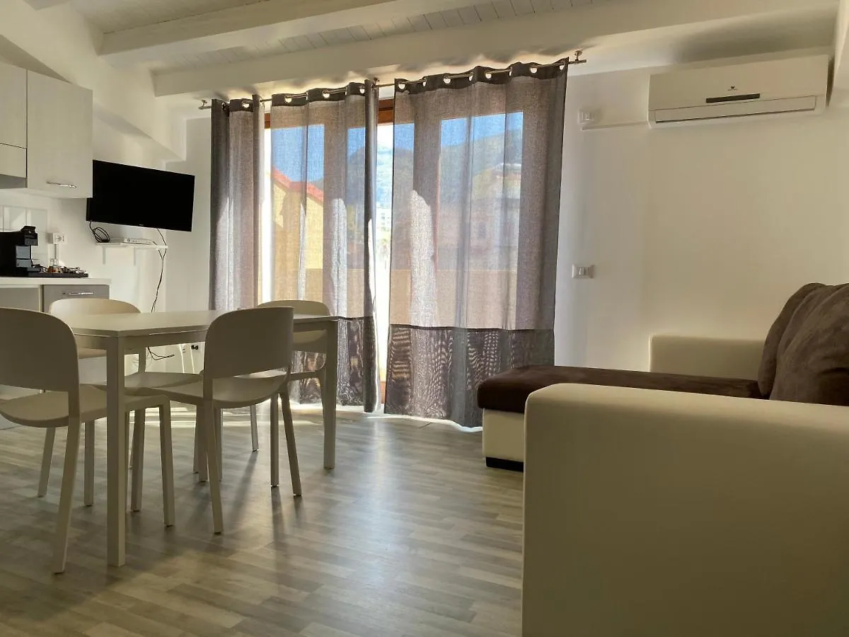Marina Di Petrolo Apartments カステッランマーレ・デル・ゴルフォ イタリア